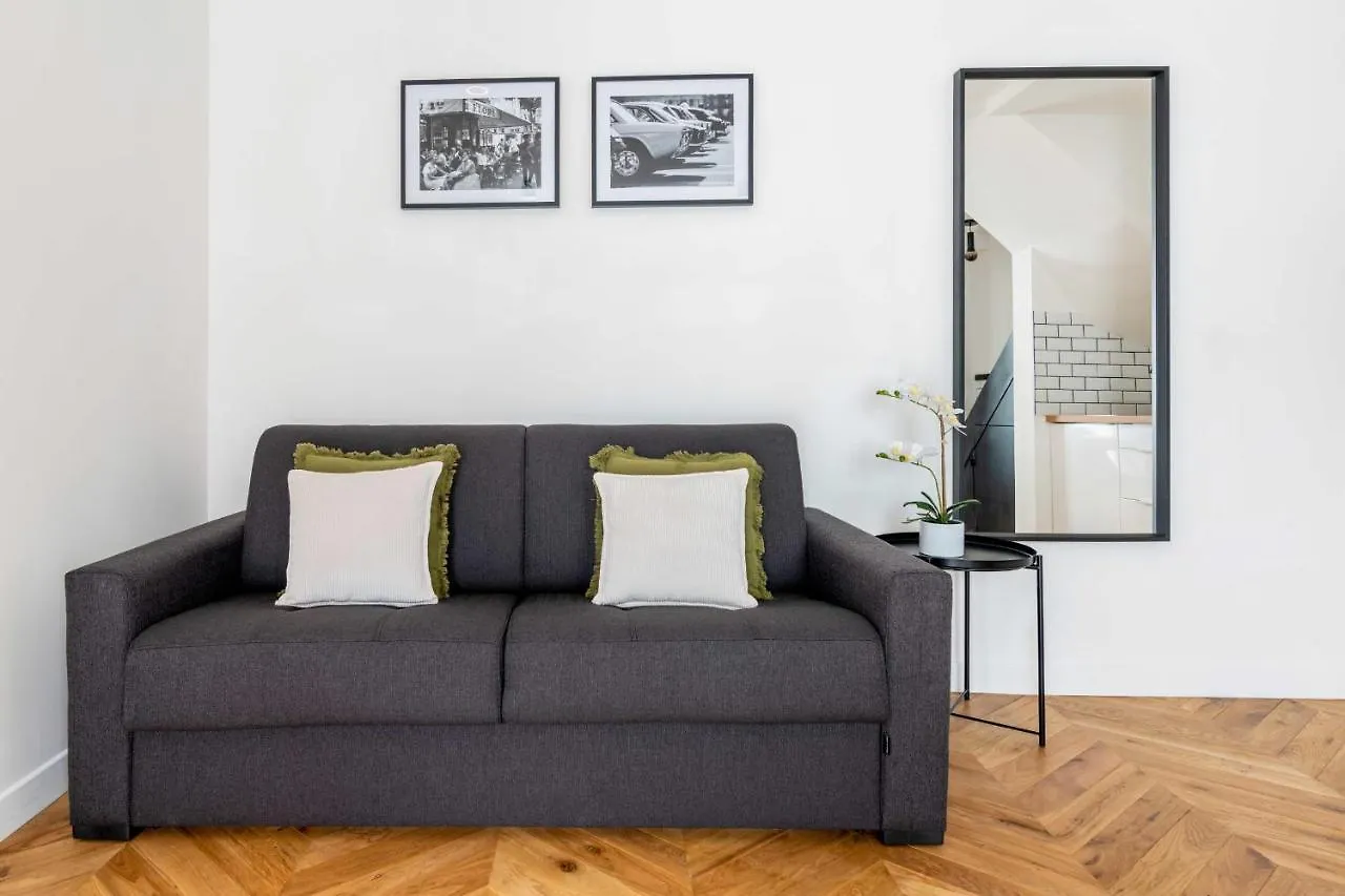 Maisonnette In The Heart Of Paris 4P1Br - Nation 0*,  France